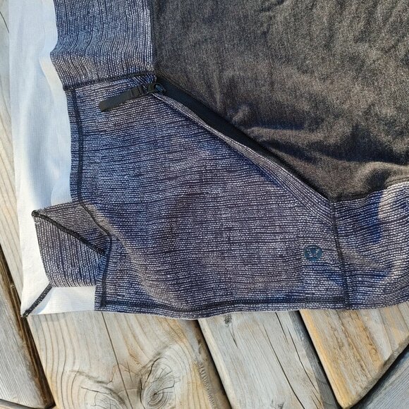 LULULEMON Square Scarf Zipper Secret Pocket - Picture 2 of 6